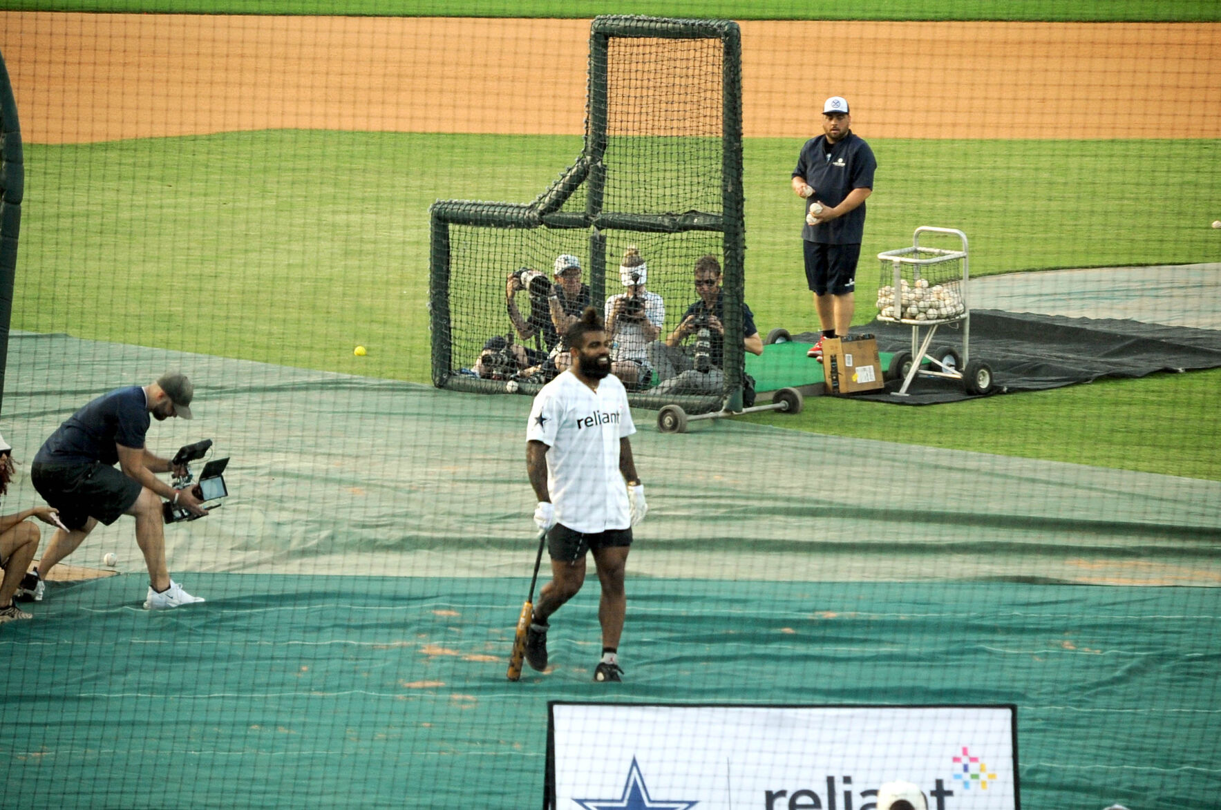 Reliant Cowboys HR Derby_12.JPG